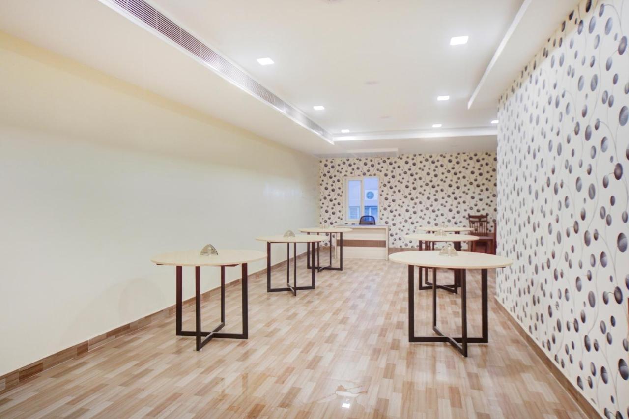首都o 75820 T纳加尔马德拉斯地铁俱乐部酒店 钦奈 外观 照片